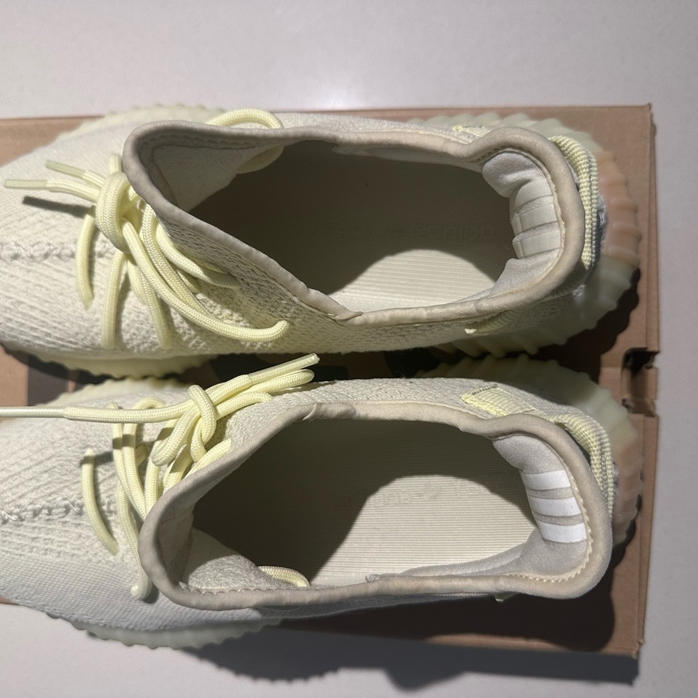Yeezy Boost 350 - Picture 2 of 5